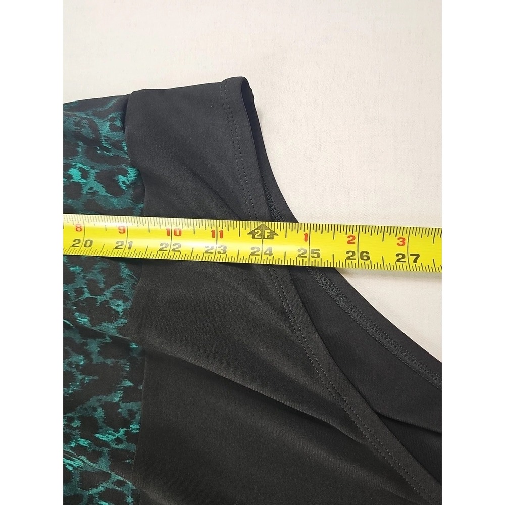 Torrid  Bodysuit Sleeveless Green Leopard Size‎ 3/3X 22 24 Vee Neck - Picture 10 of 11